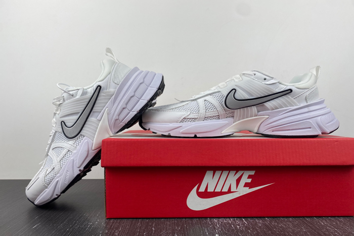 NIKEV2K Runtekk 3XL  FD0736-102