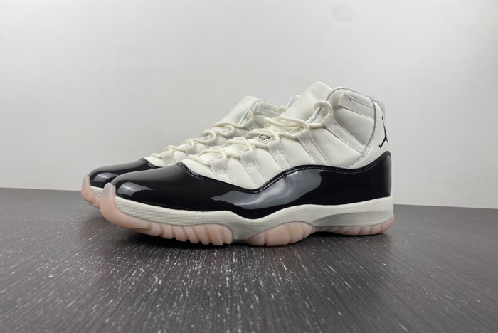 Air Jordan 11 WMNS “Neapolitan”  AR0715-101
