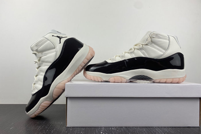 Air Jordan 11 WMNS “Neapolitan”  AR0715-101