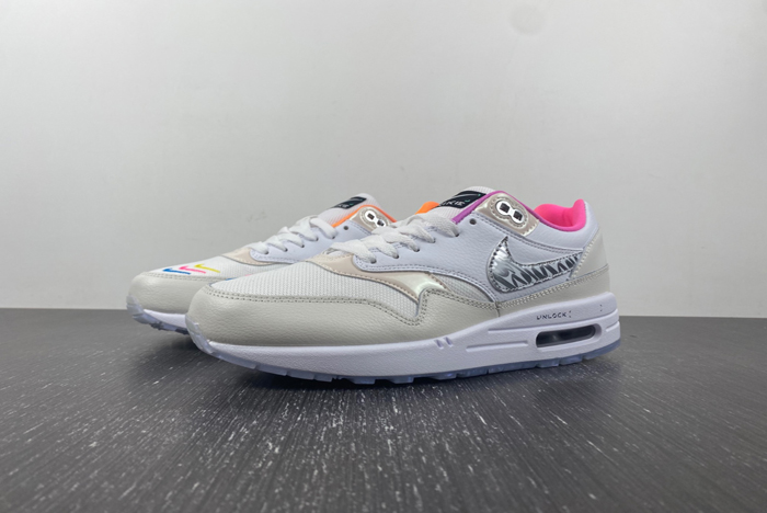 Nike Air Max 1 Unlock Your Space  FN0608-101