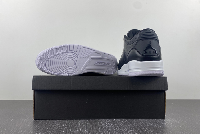 Nike Air Jordan Retro 3  136064-020