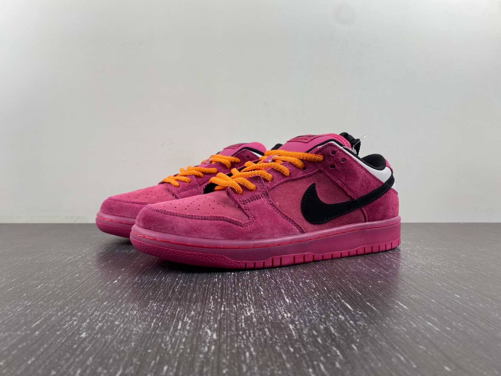 The Powerpuff Girls x Nike SB Dunk Low “Buttercup”  FZ8319-600