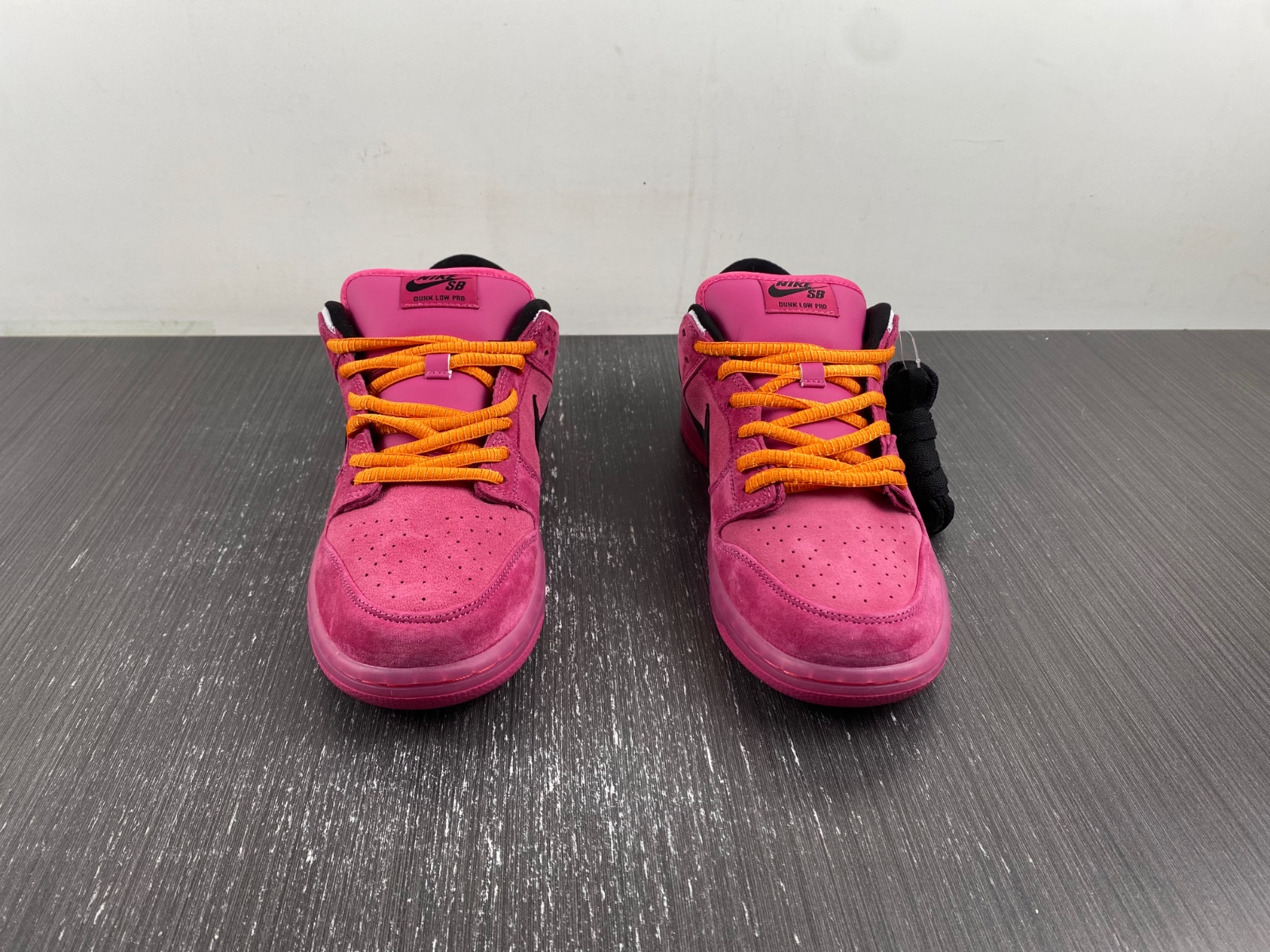 The Powerpuff Girls x Nike SB Dunk Low “Buttercup”  FZ8319-600