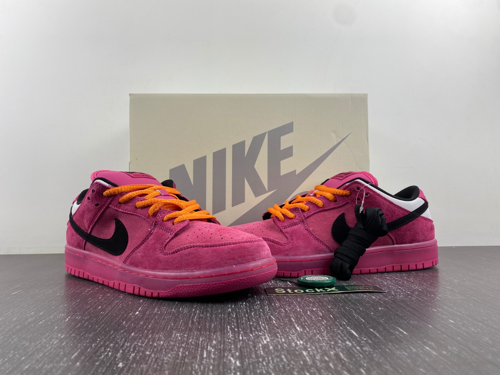The Powerpuff Girls x Nike SB Dunk Low “Buttercup”  FZ8319-600