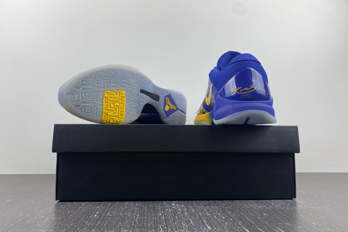Nike Kobe 5 Protro “5 Rings”  CD4991-400