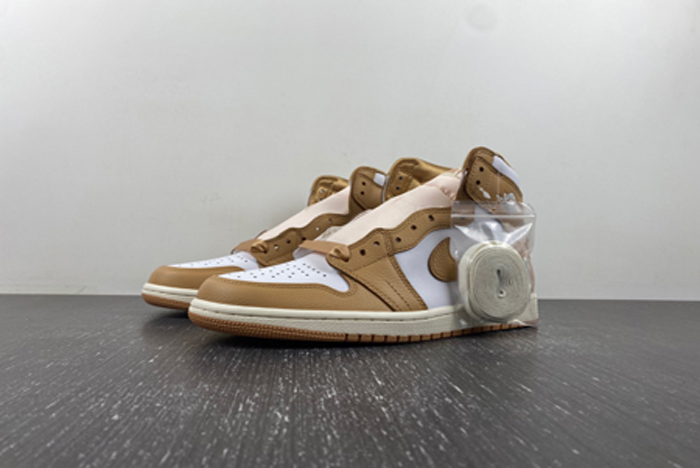 Air Jordan 1 High OG WMNS “Praline”  FN6622-201