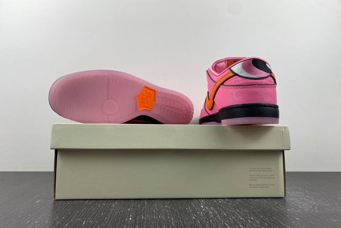 The Powerpuff Girls x Nike SB Dunk Low “Blossom”  FD2631-600