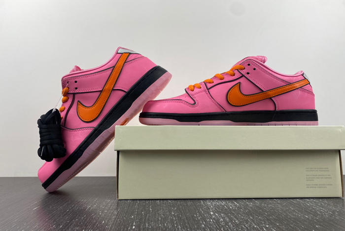The Powerpuff Girls x Nike SB Dunk Low “Blossom”  FD2631-600
