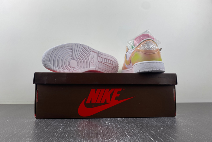 Air Jordan 1 Low OW  CZ0790-109
