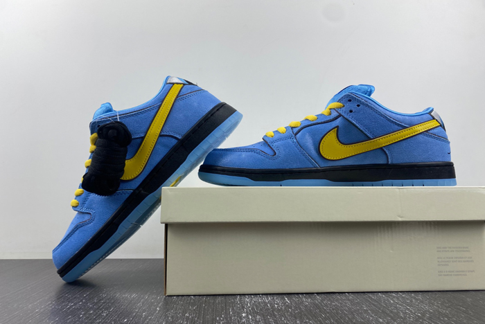 The Powerpuff Girls x Nike SB Dunk Low “Bubbles”  FZ8320-400
