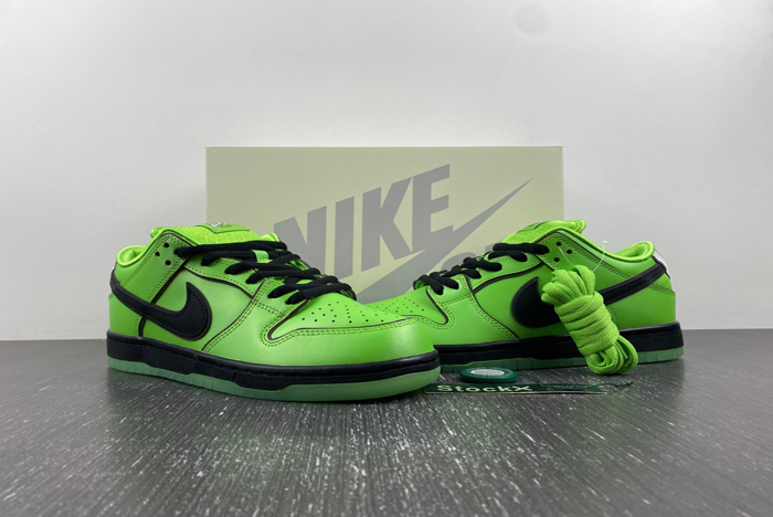 The Powerpuff Girls x Nike SB Dunk Low  FZ8319-300 (1)