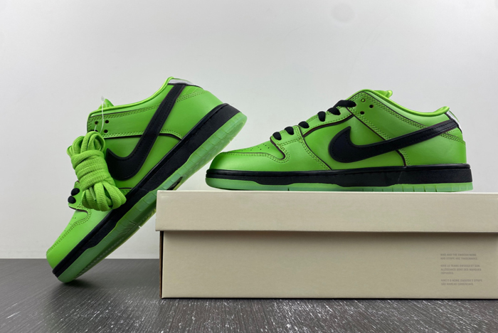 The Powerpuff Girls x Nike SB Dunk Low  FZ8319-300 (1)