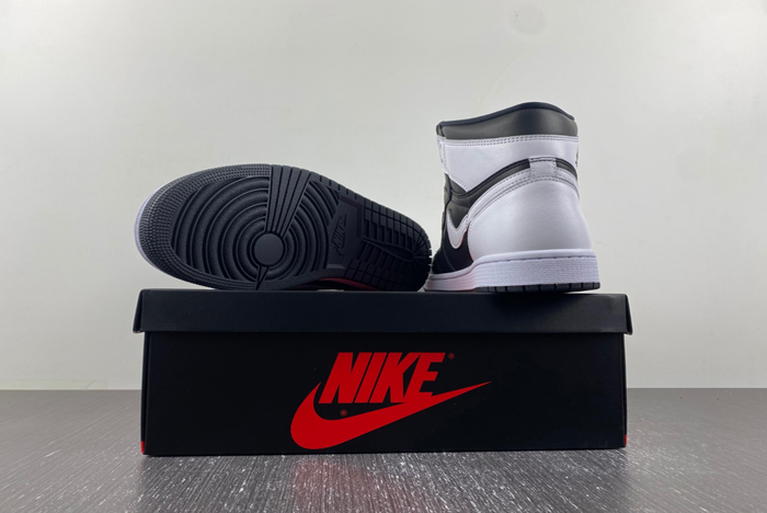 Air Jordan 1 High OG “Reverse Panda”  DZ5485-010