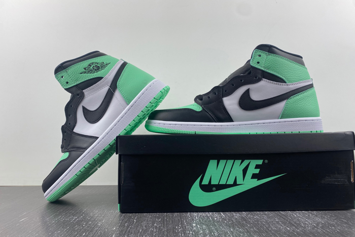 Air Jordan 1 High OG “Green Glow”  DZ5485-130