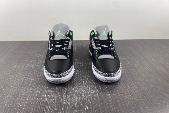 Air Jordan 3 “Green Glow”  CT8532-031