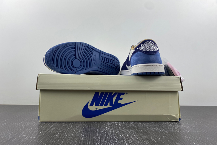 Travis Scott x Air Jordan 1  DM7866-808