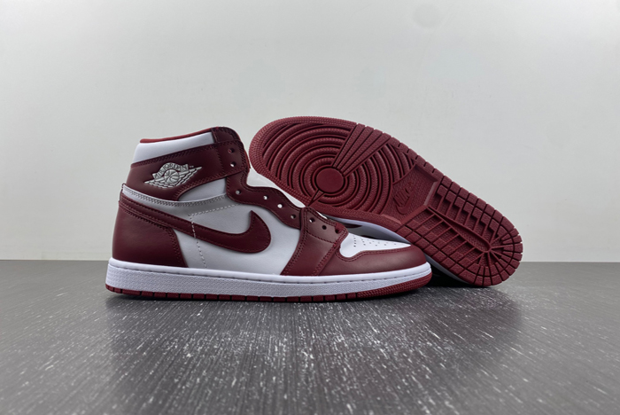 Air Jordan 1 High OG “Team Red”  DZ5485-160