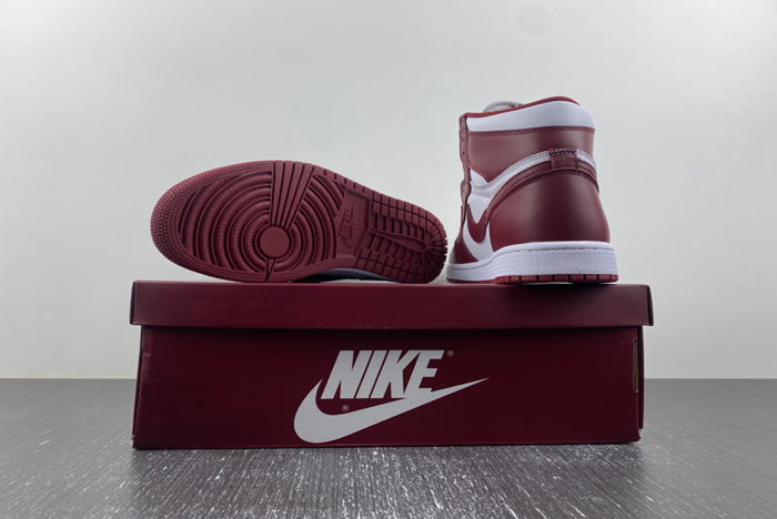 Air Jordan 1 High OG “Team Red”  DZ5485-160