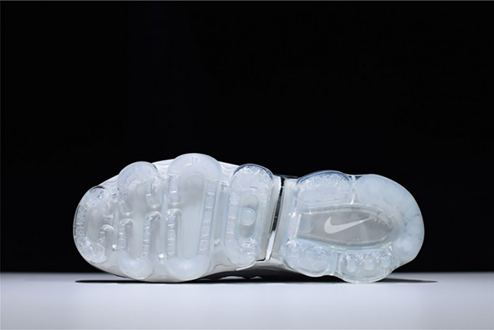 Nike VaporMax Plus "Triple White" Pure Platinum mens  924453-100