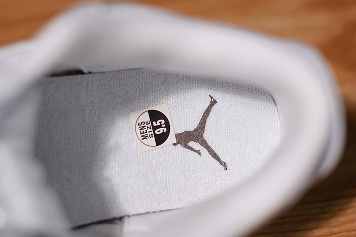 Air Jordan 3 Retro Mocha (2018) - 136064-122