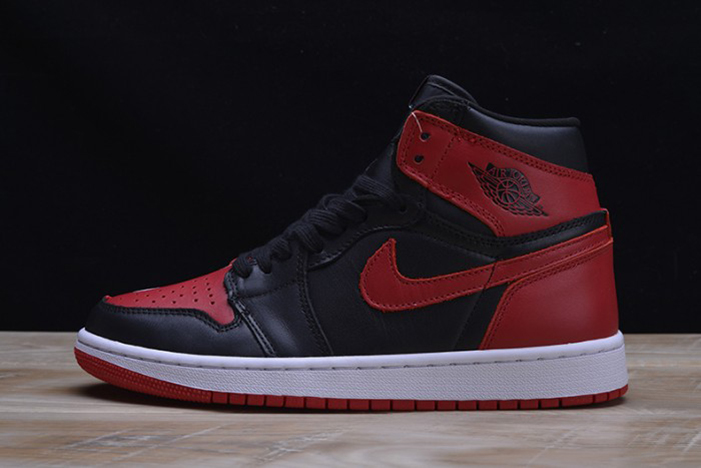 AIR JORDAN 1 RETRO 